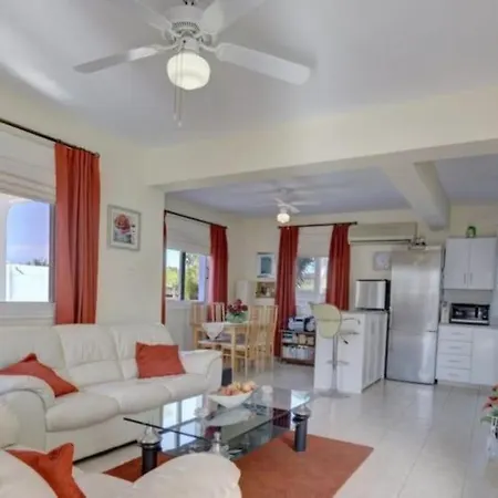 Thaliana House 2 Bedroom Near Villa